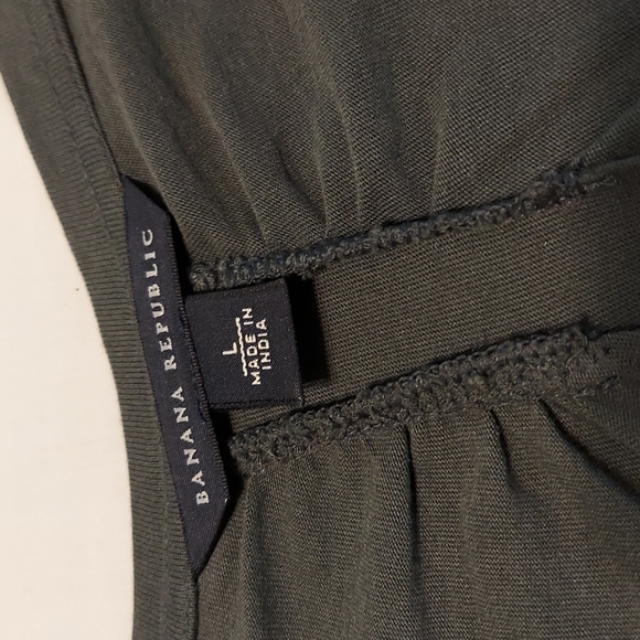 Banana Republic  Knit blouse with beaded bow across the neck - Picture 3 of 7